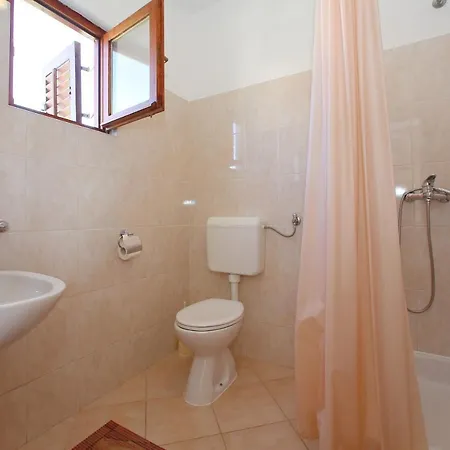 4197b Διαμέρισμα *